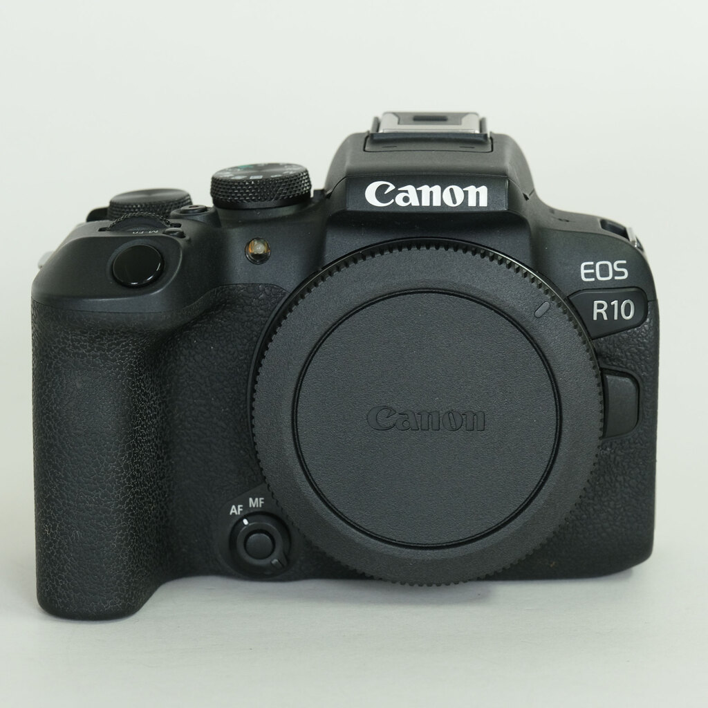 Canon EOS R10 Canon EOS R10