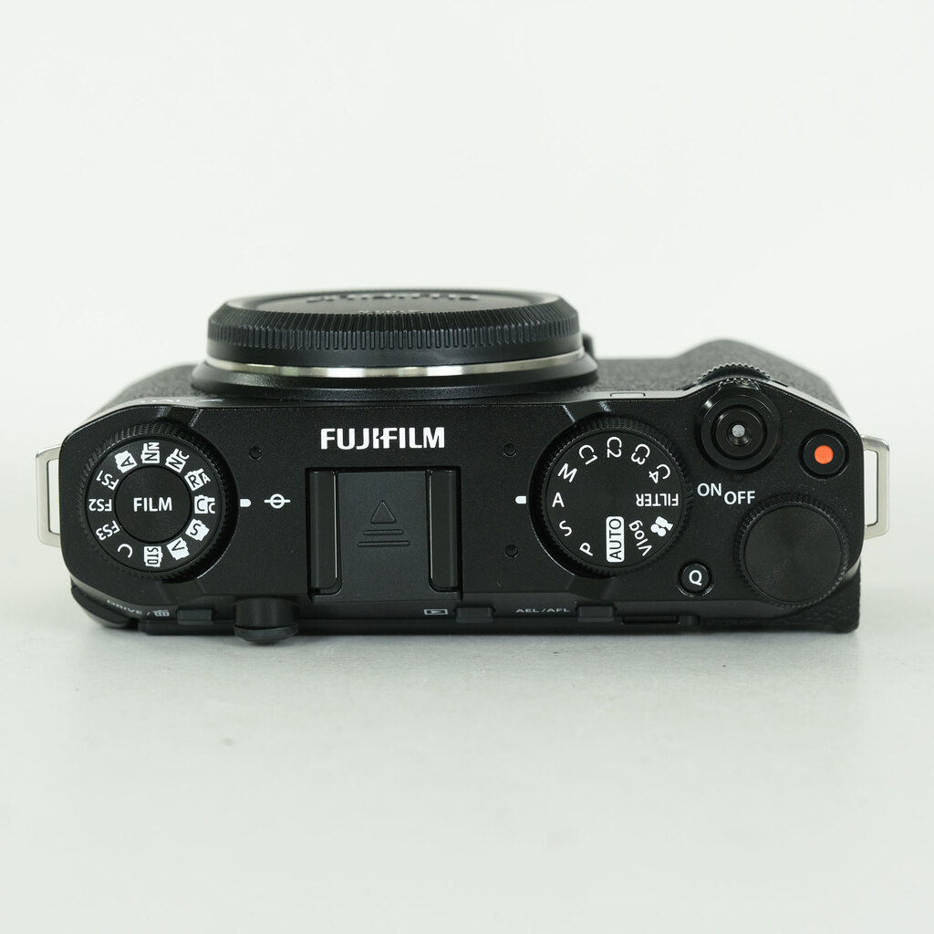FUJIFILM X-M5