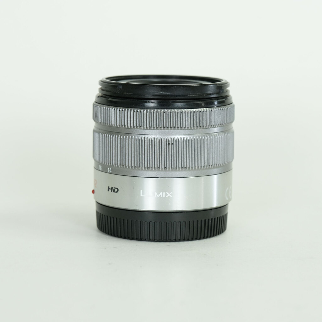 Panasonic LUMIX G VARIO 14-42mm F3.5-5.6II ASPH. MEGA O.I.S. シルバー H-FS1442A-S Panasonic LUMIX G VARIO 14-42mm F3.5-5.6II ASPH. MEGA O.I.S. シルバー H-FS1442A-S
