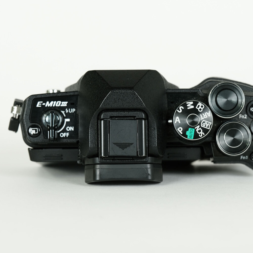 OLYMPUS OM-D E-M10 Mark III