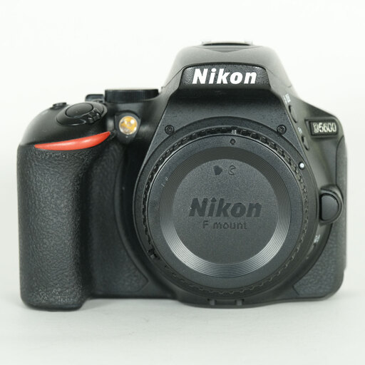 Nikon D5600