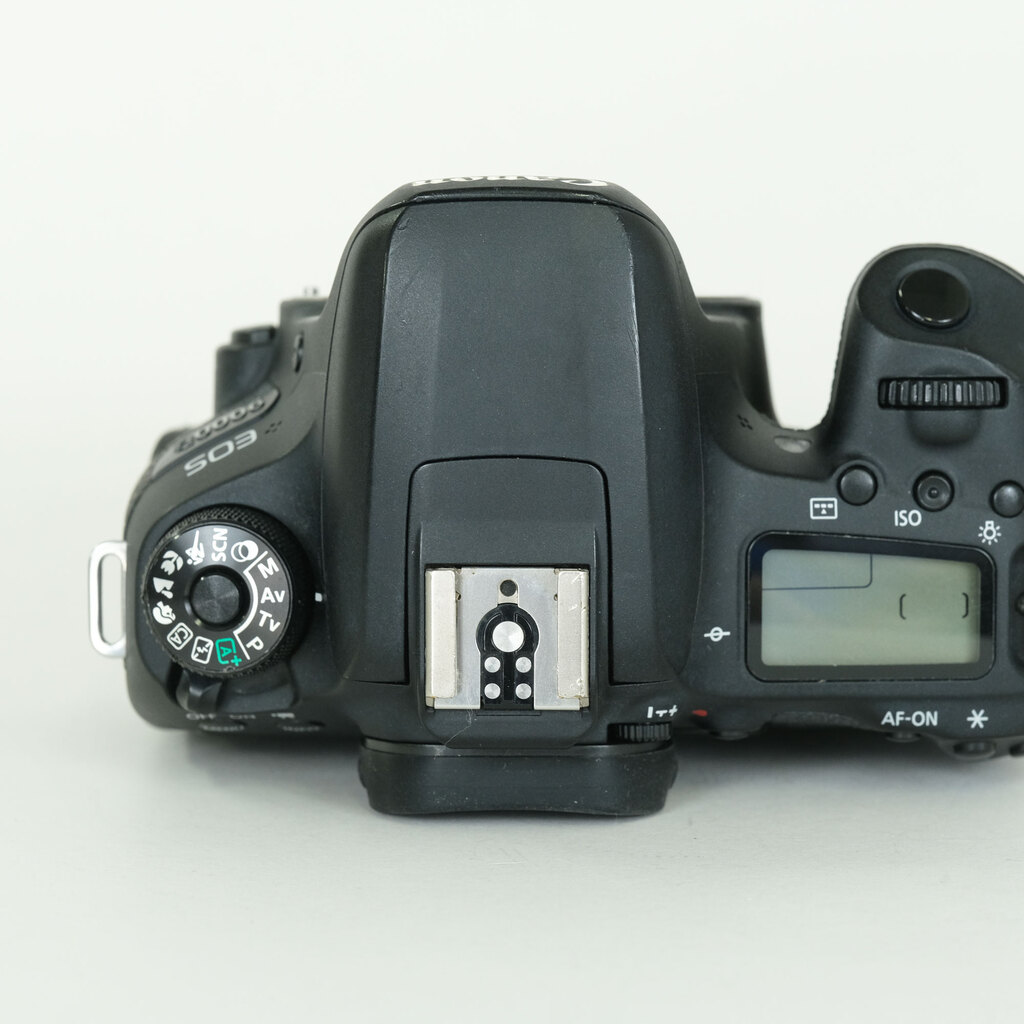 Canon EOS 9000D
