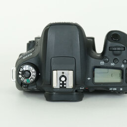Canon EOS 9000D