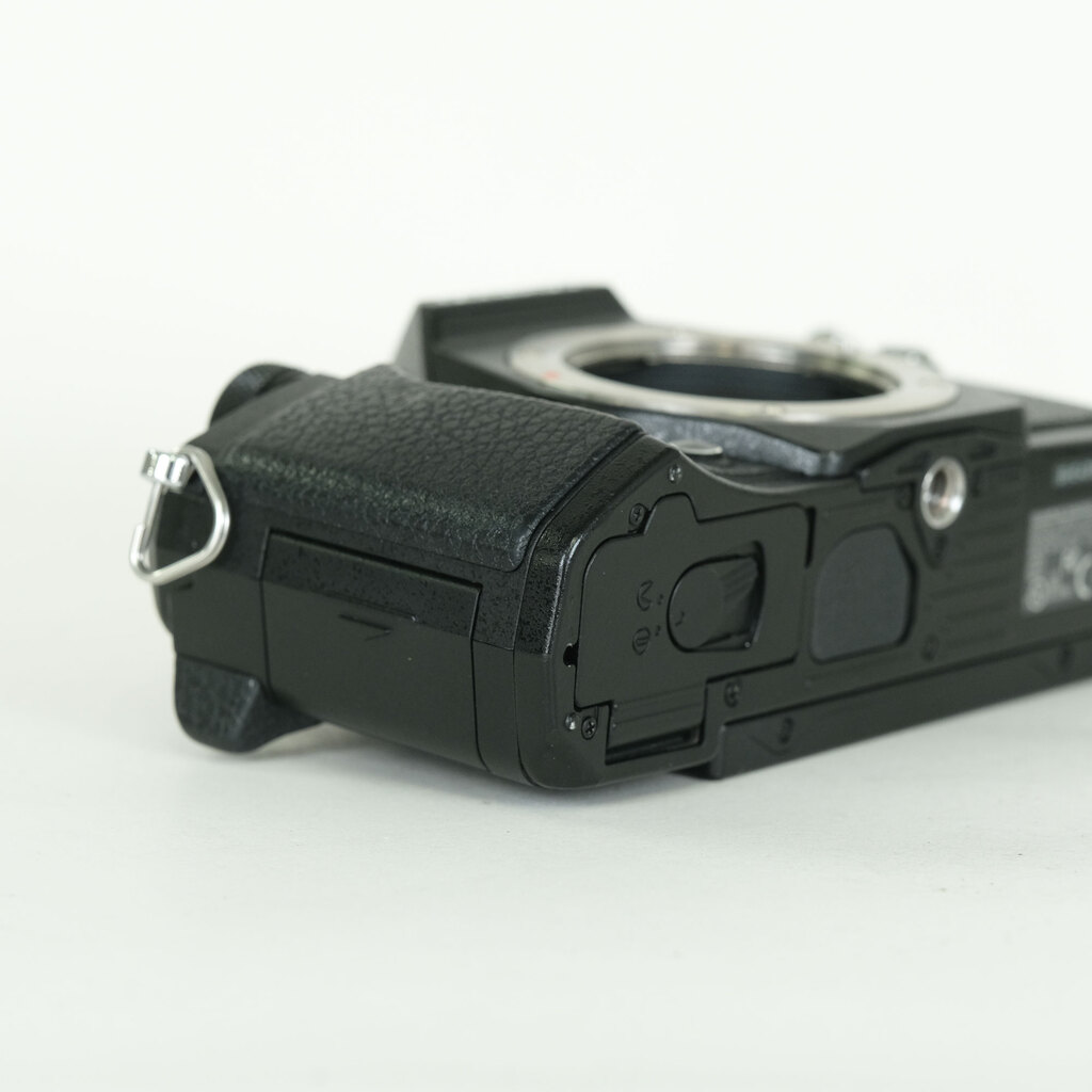 OLYMPUS OM-D E-M5 Mark II