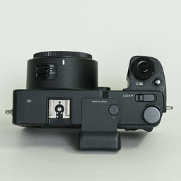 SIGMA sd Quattro