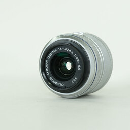 OLYMPUS M.ZUIKO DIGITAL 14-42mm F3.5-5.6IIR シルバー