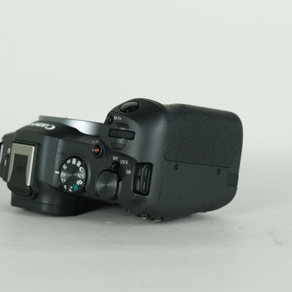 Canon EOS R8の出品 | ONE SCENE（ワンシーン）