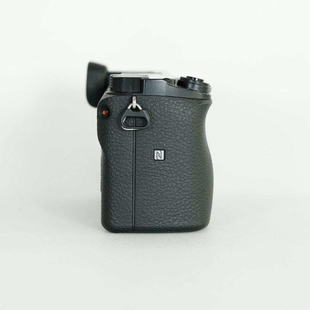 SONY α6100（ILCE-6100）