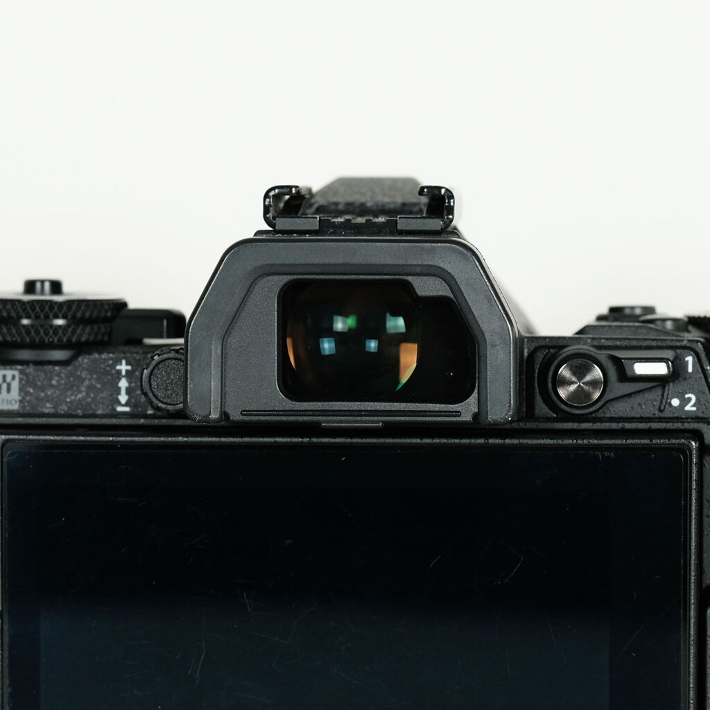 OLYMPUS OM-D E-M5 Mark II