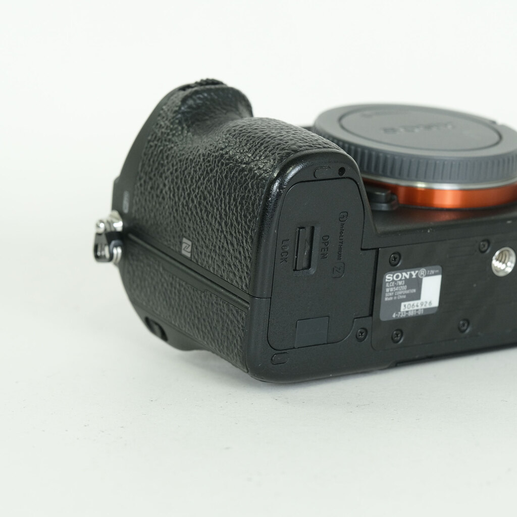 SONY α7 III(ILCE-7M3) SONY α7 III(ILCE-7M3)