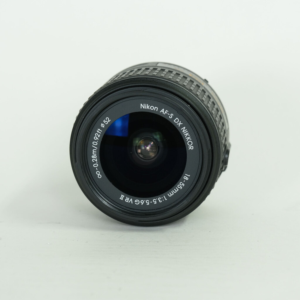 Nikon AF-S DX NIKKOR 18-55mm f3.5-5.6G VR II