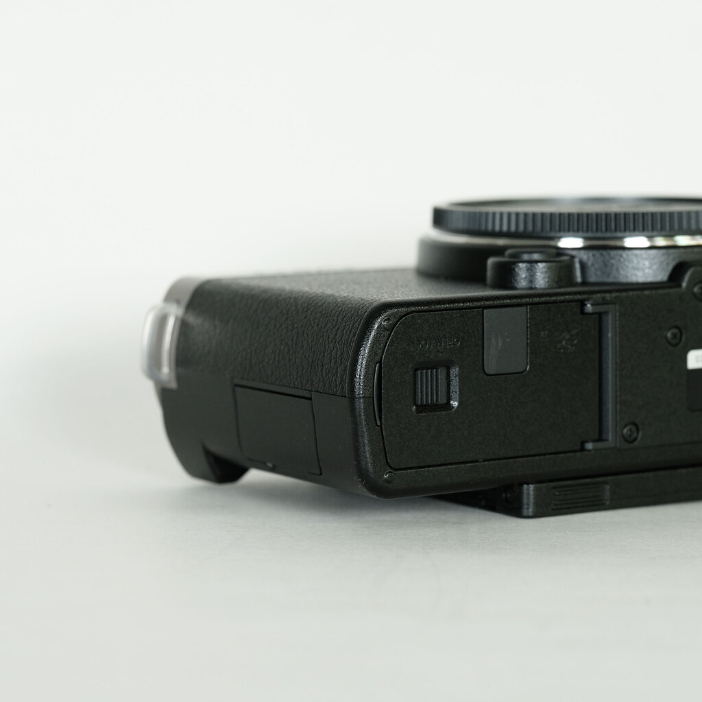 Panasonic LUMIX DC-S9