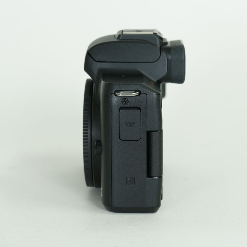 Canon EOS Kiss M