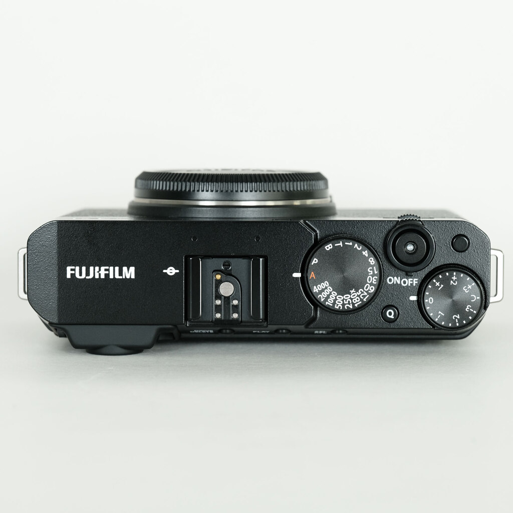 FUJIFILM X-E4