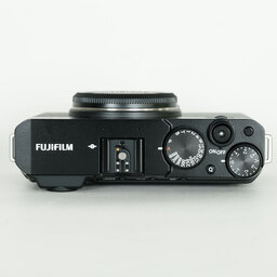 FUJIFILM X-E4