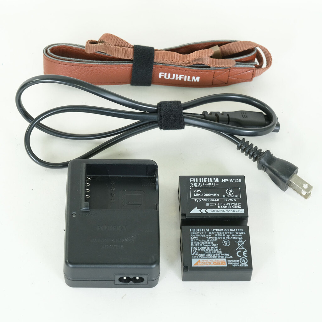 FUJIFILM X-A7 ボディ シルバー