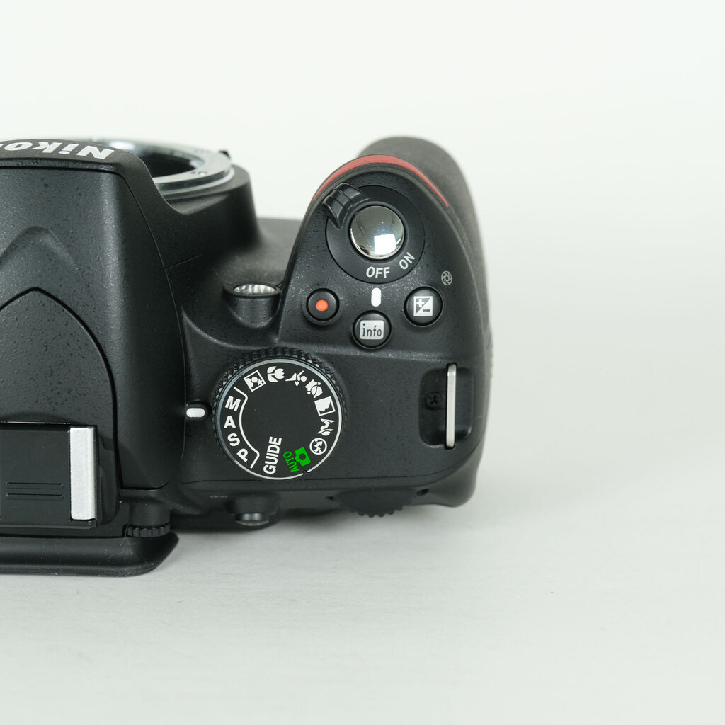 Nikon D3200ボディ ブラックの出品 | ONE SCENE（ワンシーン）