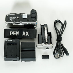 PENTAX K-1 Limited Silver〔バッテリーグリップ D-BG6 /バッテリー×2 / メタルホットシュー付属〕