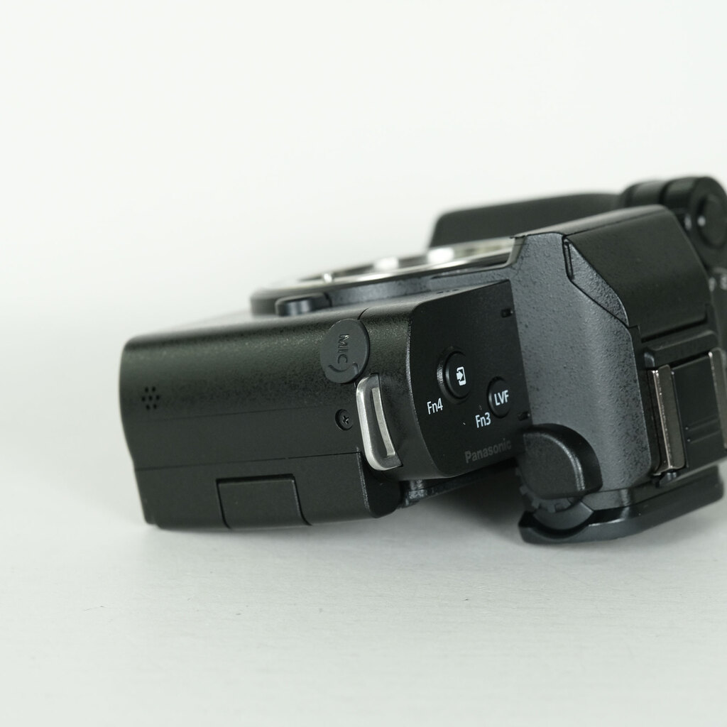 Panasonic LUMIX DC-G100D ボディの出品 | ONE SCENE（ワンシーン）