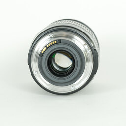 Canon EF-S18-200mm F3.5-5.6 IS