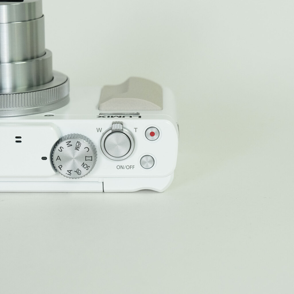 Panasonic LUMIX DC-TZ95D ホワイト Panasonic LUMIX DC-TZ95D ホワイト