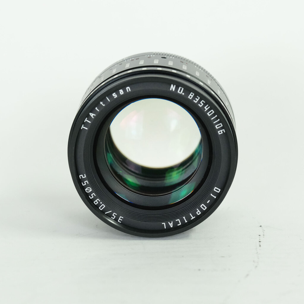 銘匠光学 TTArtisan 35mm F0.95 C (フジフイルムX用) ブラック×シルバー