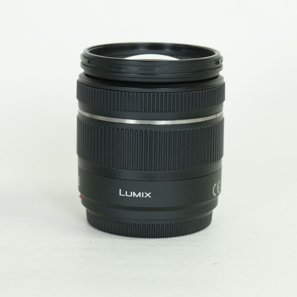 Panasonic LUMIX G 14-42mm F3.5-5.6 ASPH. MEGA O.I.S. H-FS014042 Panasonic LUMIX G 14-42mm F3.5-5.6 ASPH. MEGA O.I.S. H-FS014042