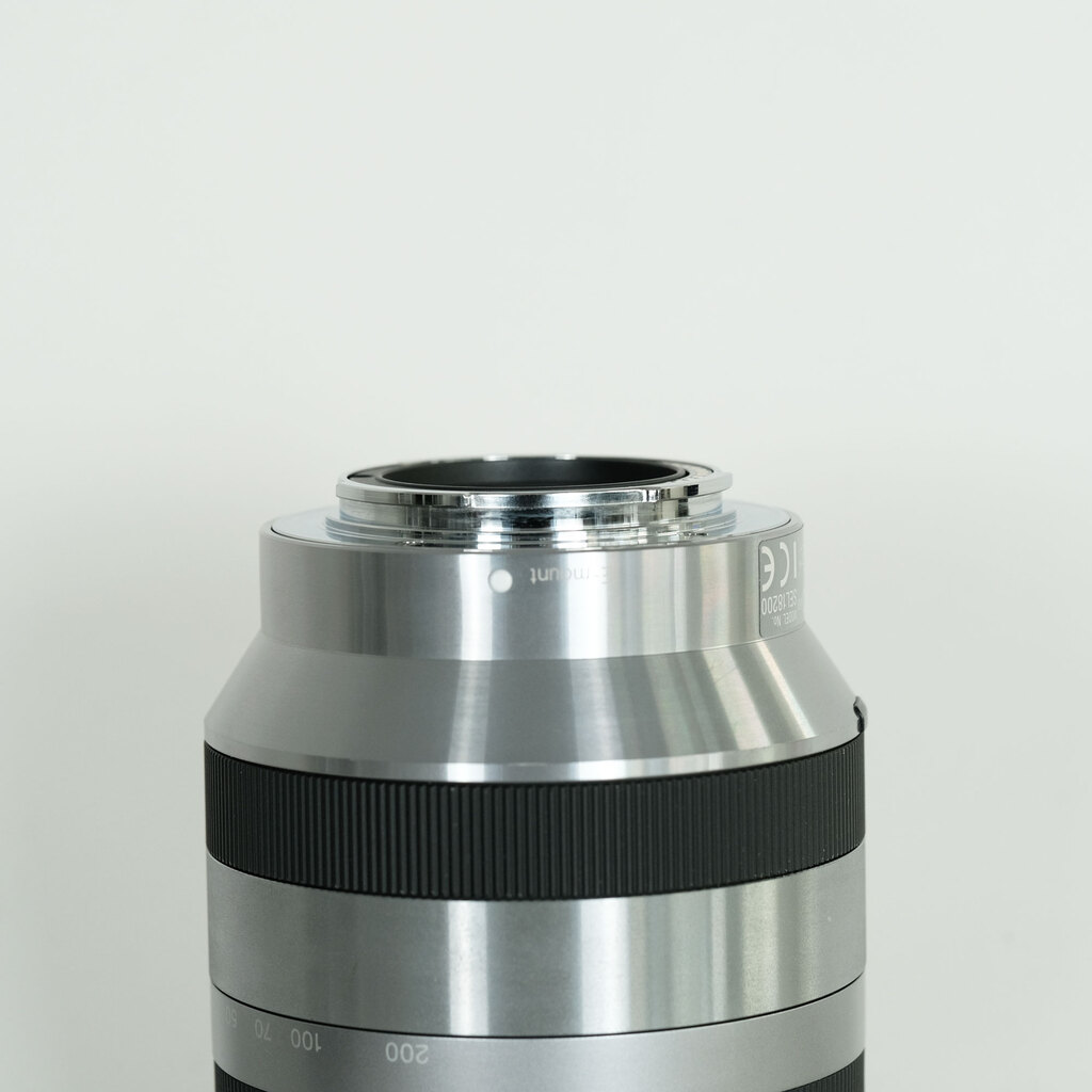 SONY E18-200mm F3.5-6.3 OSS SEL18200