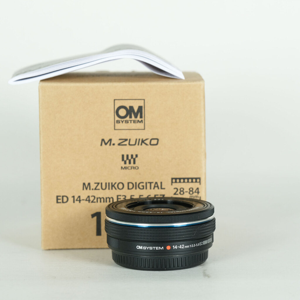 OM SYSTEM M.ZUIKO ED 14-42mm F3.5-5.6 EZ ブラックの出品 | ONE