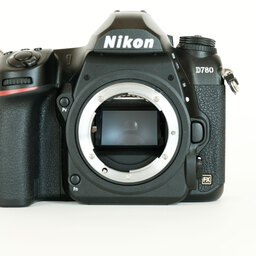 Nikon D780