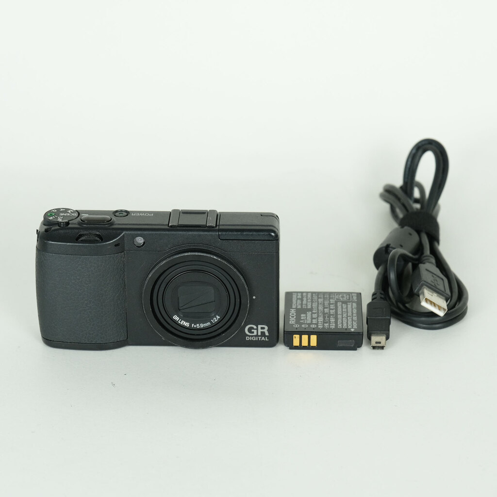 RICOH GR DIGITAL II