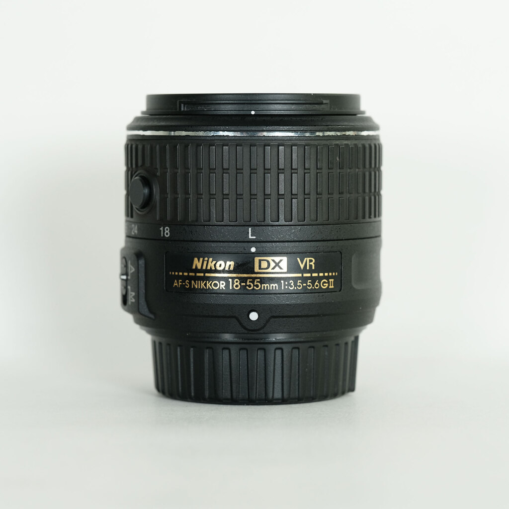 Nikon AF-S DX NIKKOR 18-55mm f3.5-5.6G VR II