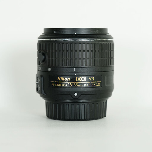 Nikon AF-S DX NIKKOR 18-55mm f3.5-5.6G VR II