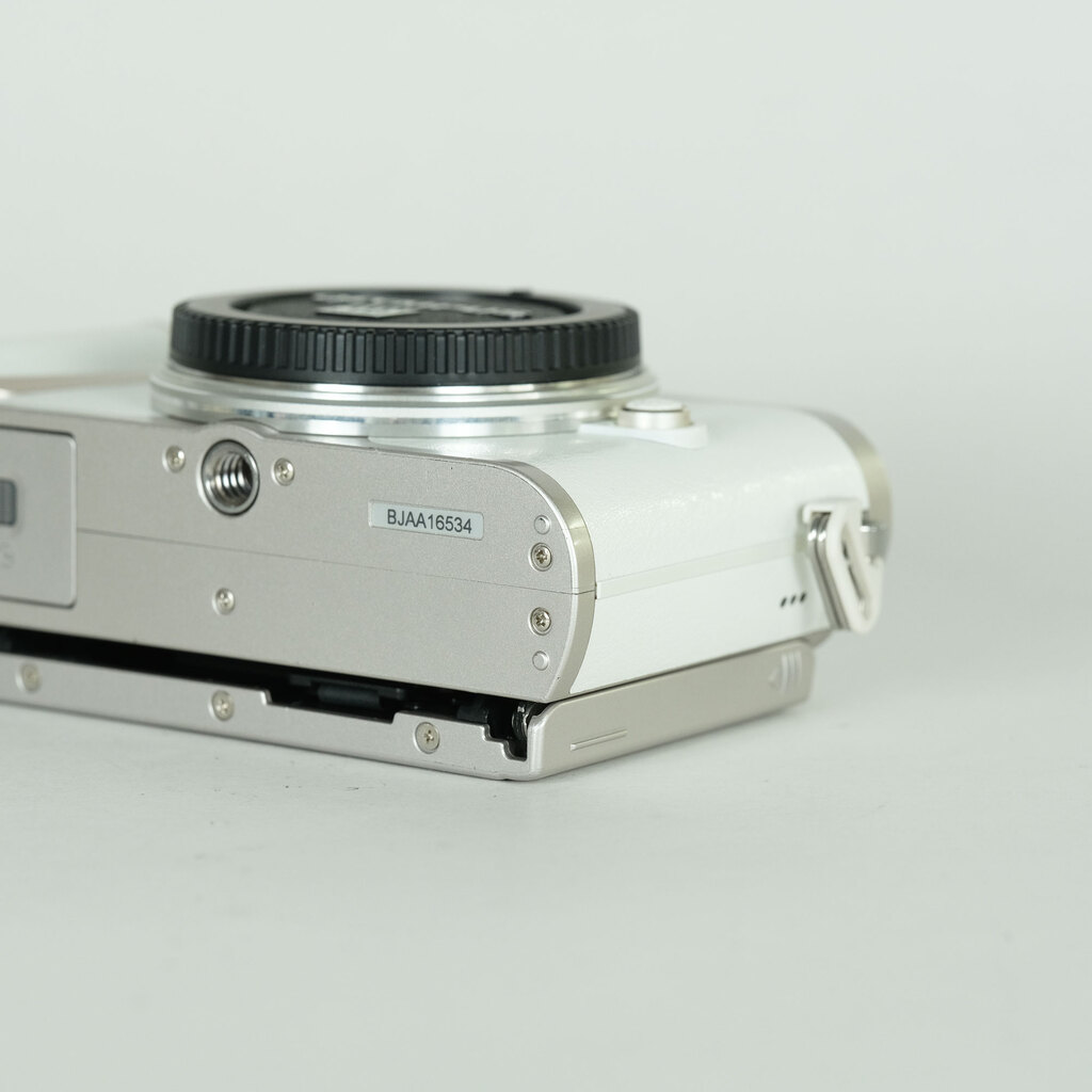 OLYMPUS PEN E-PL10