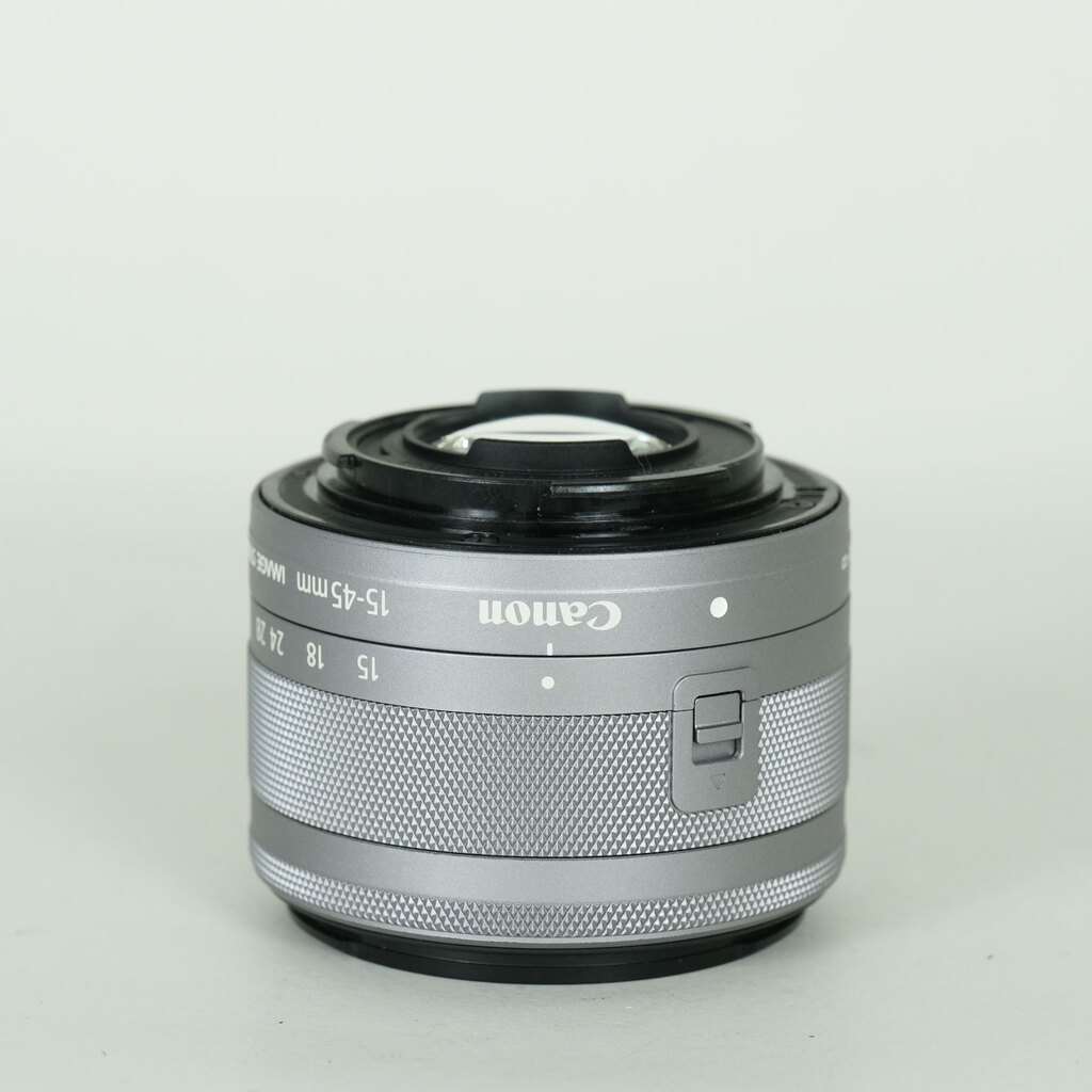 Canon EF-M15-45mm F3.5-6.3 IS STMの出品 | ONE SCENE（ワンシーン）