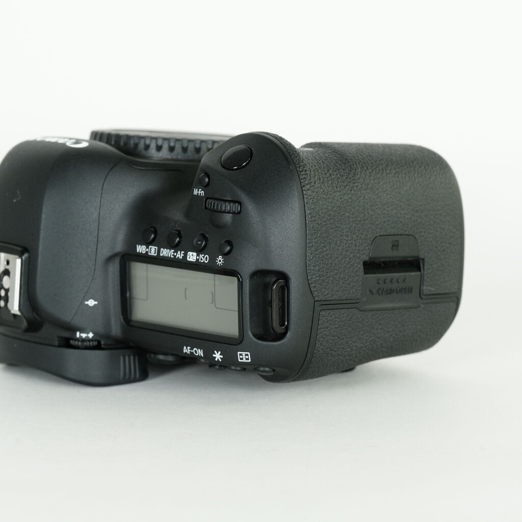 Canon EOS 5D Mark IV