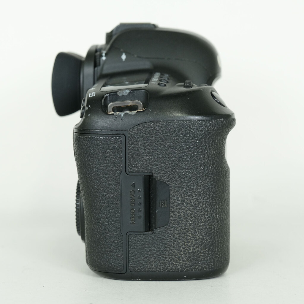 Canon EOS 5D Mark IV