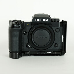 FUJIFILM X-H2