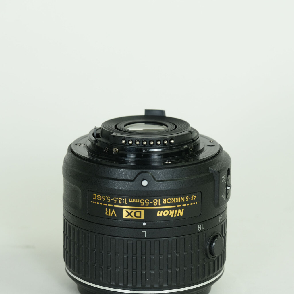 Nikon AF-S DX NIKKOR 18-55mm f3.5-5.6G VR II