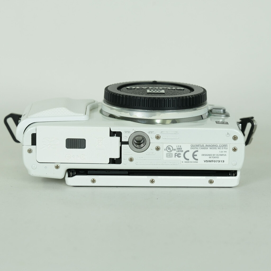 OLYMPUS PEN Lite E-PL6 ボディ ホワイト OLYMPUS PEN Lite E-PL6 ボディ ホワイト