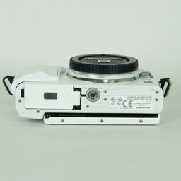 OLYMPUS PEN Lite E-PL6 ボディ ホワイト OLYMPUS PEN Lite E-PL6 ボディ ホワイト