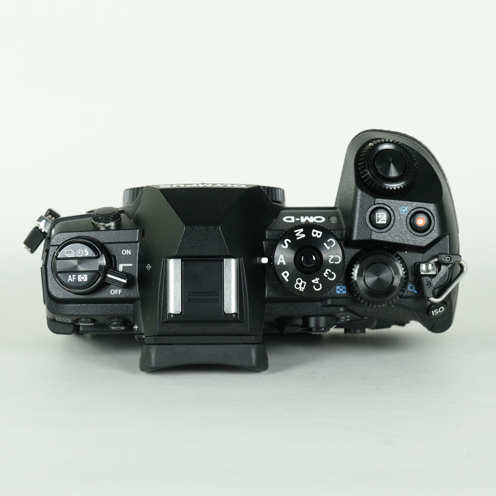 OLYMPUS OM-D E-M1 Mark III