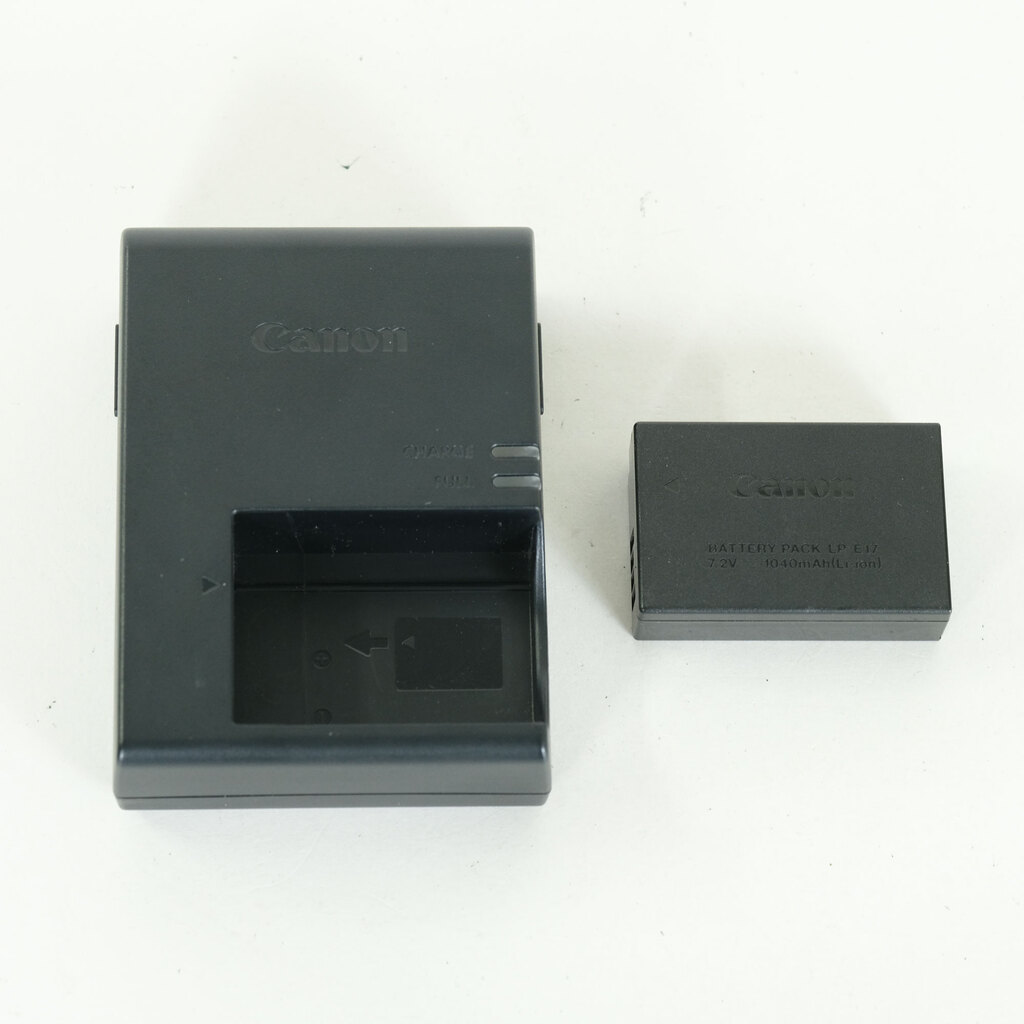 Canon EOS 9000D Canon EOS 9000D