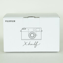 FUJIFILM X half X-HF1