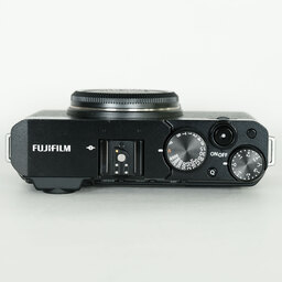 FUJIFILM X-E4