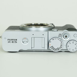 FUJIFILM X-E5