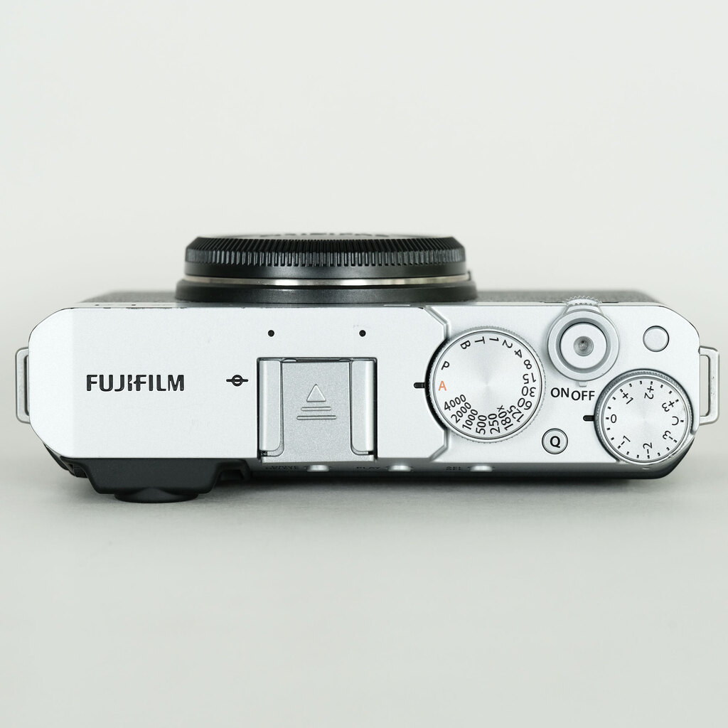 FUJIFILM X-E4