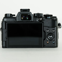 OLYMPUS OM-D E-M5 Mark III