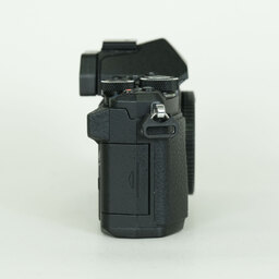 OLYMPUS OM-D E-M5 Mark II