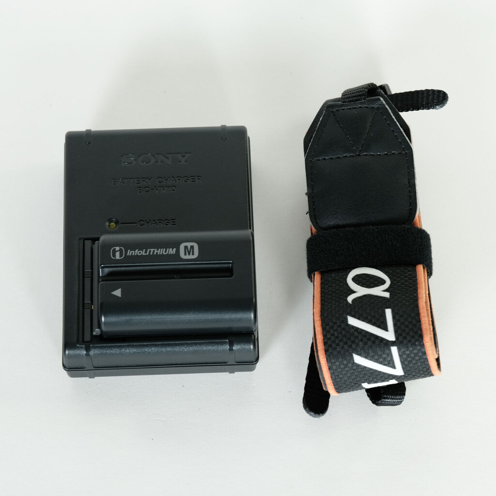 SONY α77IIボディ ILCA-77M2